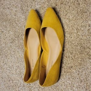 Size 9 mustard yellow flats
